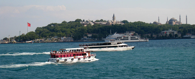 02 boats-on-bosporus